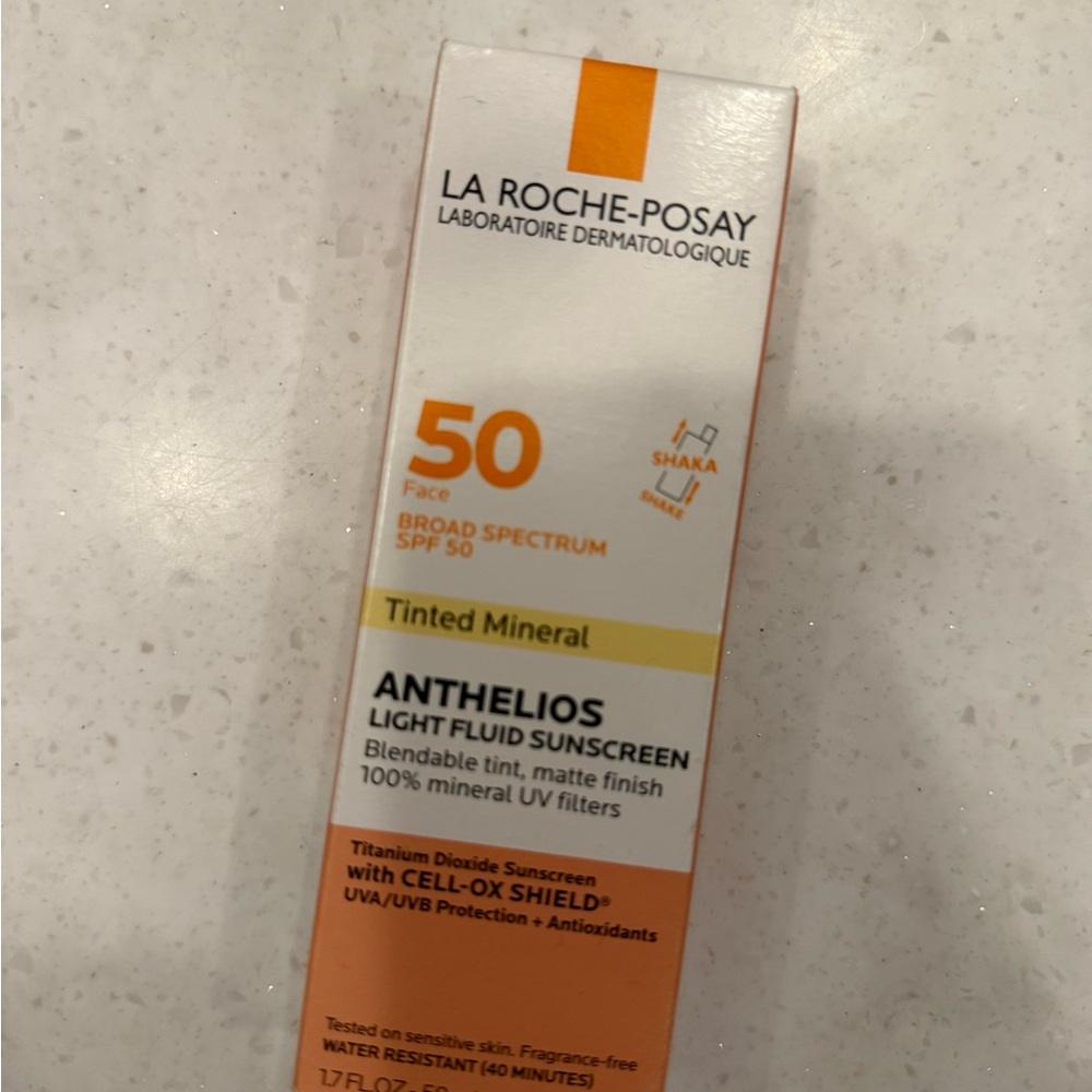 La Roche-Posay Tinted Mineral Sunscreen SPF 50 - Light Orange
